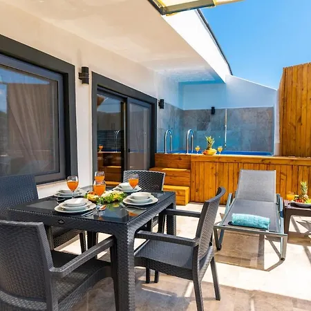 Near Kaputas, Luxury Apartment With Pool Apartamento